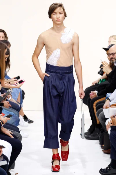 Look 24